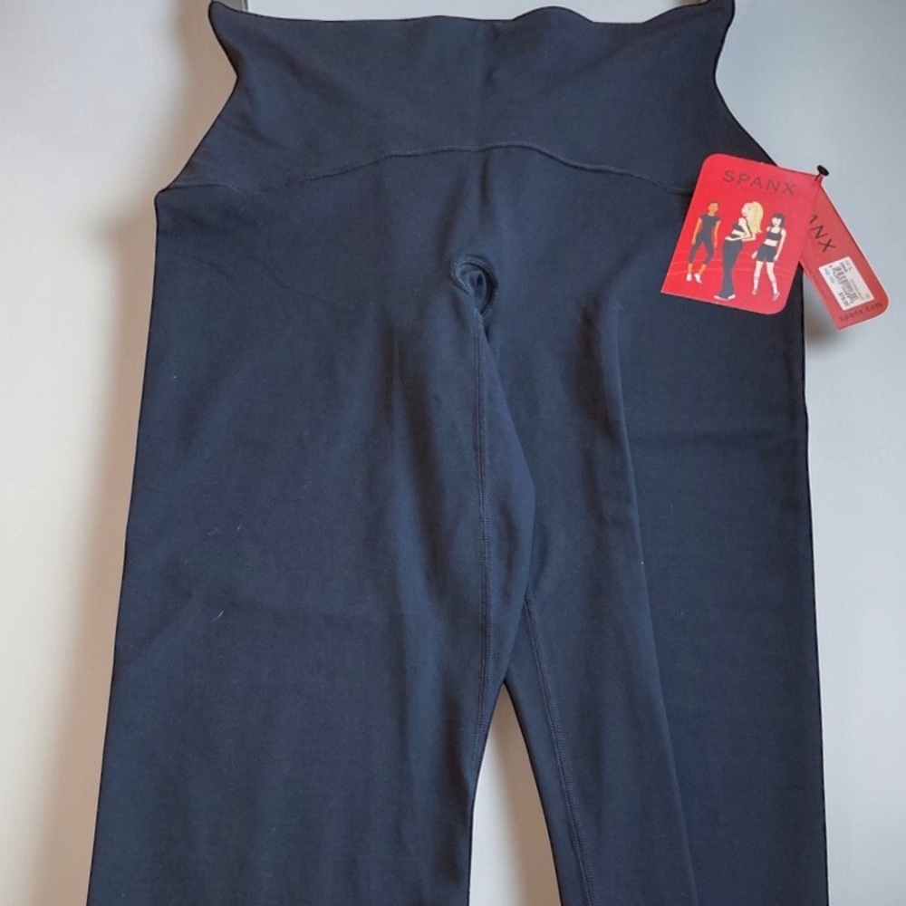 Spanx Compression Crop Knee Pant Black Size Large High Waist Legging NWT - Picture 5 of 11